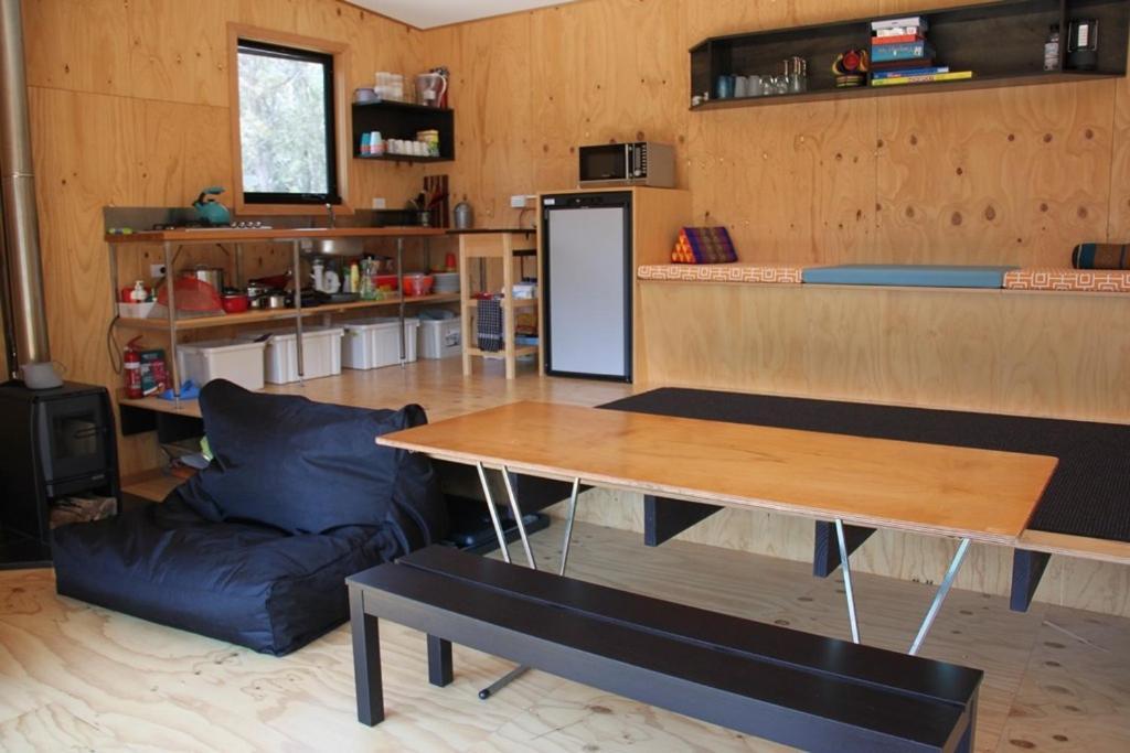 Bay Of Fires Eco Hut Off Grid Experience At Binalong Bay Exterior foto