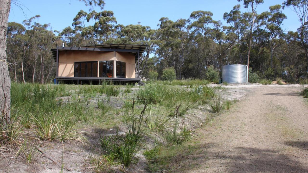 Bay Of Fires Eco Hut Off Grid Experience At Binalong Bay Exterior foto