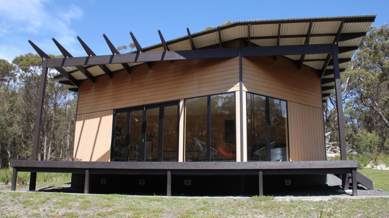 Bay Of Fires Eco Hut Off Grid Experience At Binalong Bay Exterior foto
